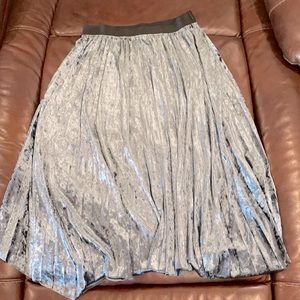 Velvet feel asymmetrical skirt